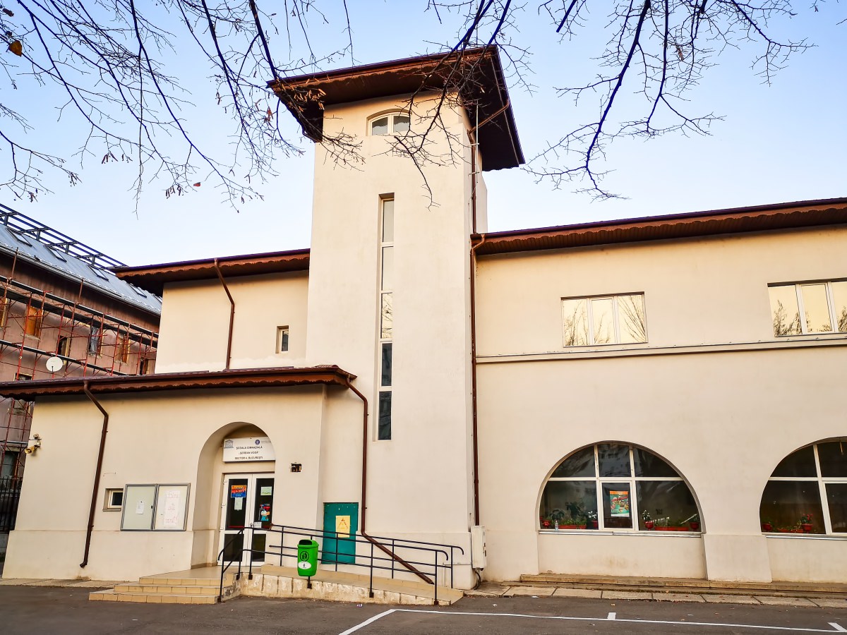 Școala Gimnazială "Serban Voda"