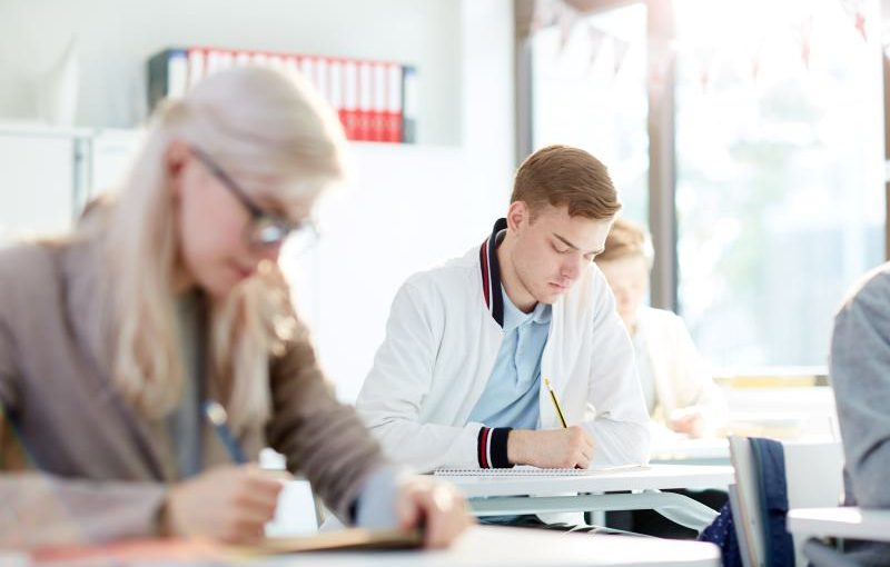 PREMIERĂ ÎN SECTORUL 4. Pregătire gratuită pentru elevii care vor susține BAC-ul de toamnă