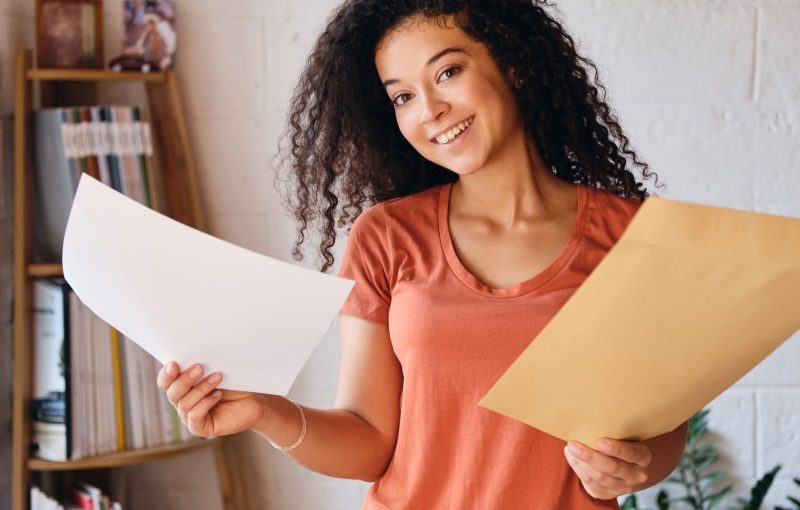 Bursele școlare se achită lunar în toate unitățile de învățământ din Sectorul 4