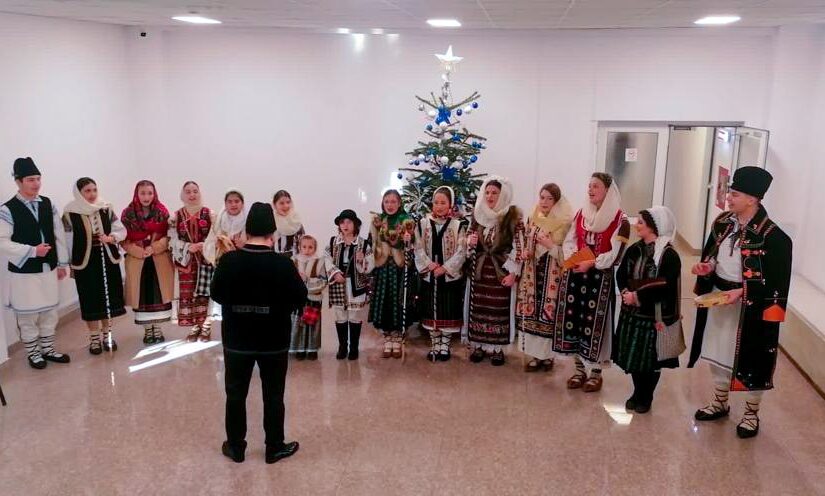 Magia iernii: Vizita colindătorilor la DGAUIS